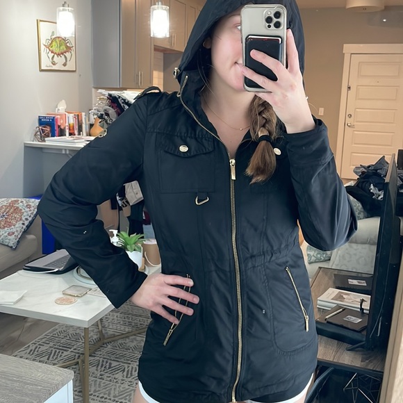 Michael Kors coat / jacket super comfy and the best on a rainy day - dress it up - Picture 4 of 13